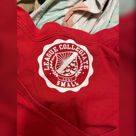 Women’s Wisconsin T-Shirt - Picture 2 of 3